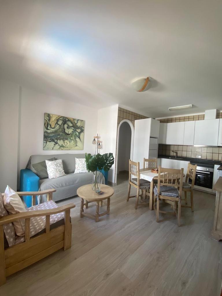 Rotonda Apartaments เฟลานิทซ์ ภายนอก รูปภาพ