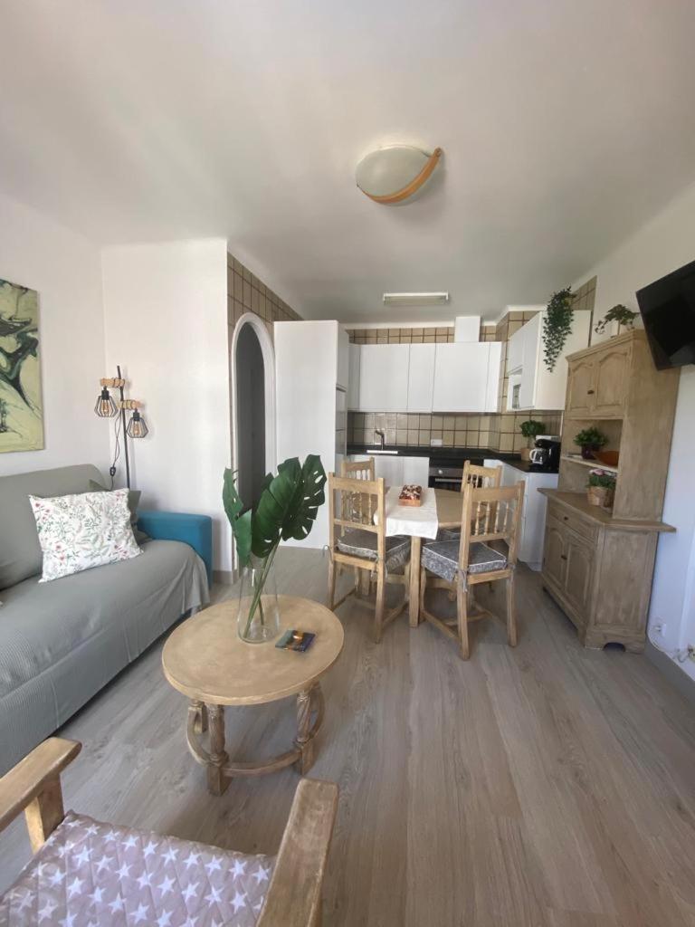 Rotonda Apartaments เฟลานิทซ์ ภายนอก รูปภาพ